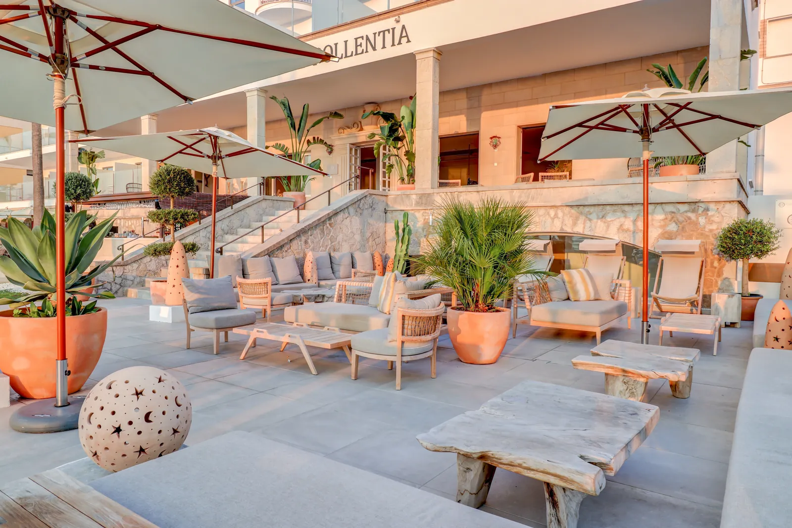 (7 Alta)5827 Entrada y terraza baja